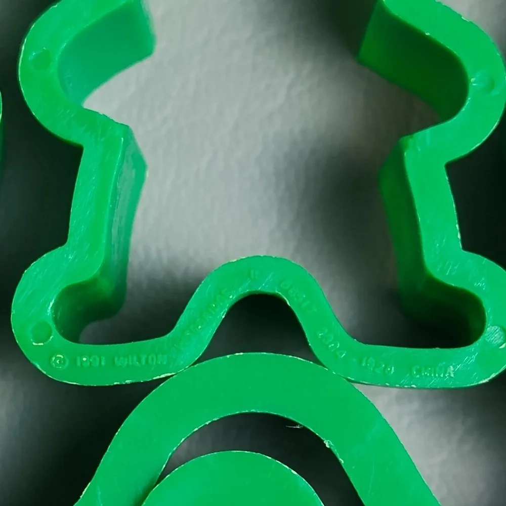 Vtg. Wilton Cookie Cutter Teddy Bear Family Set Of 4Green 1991 6